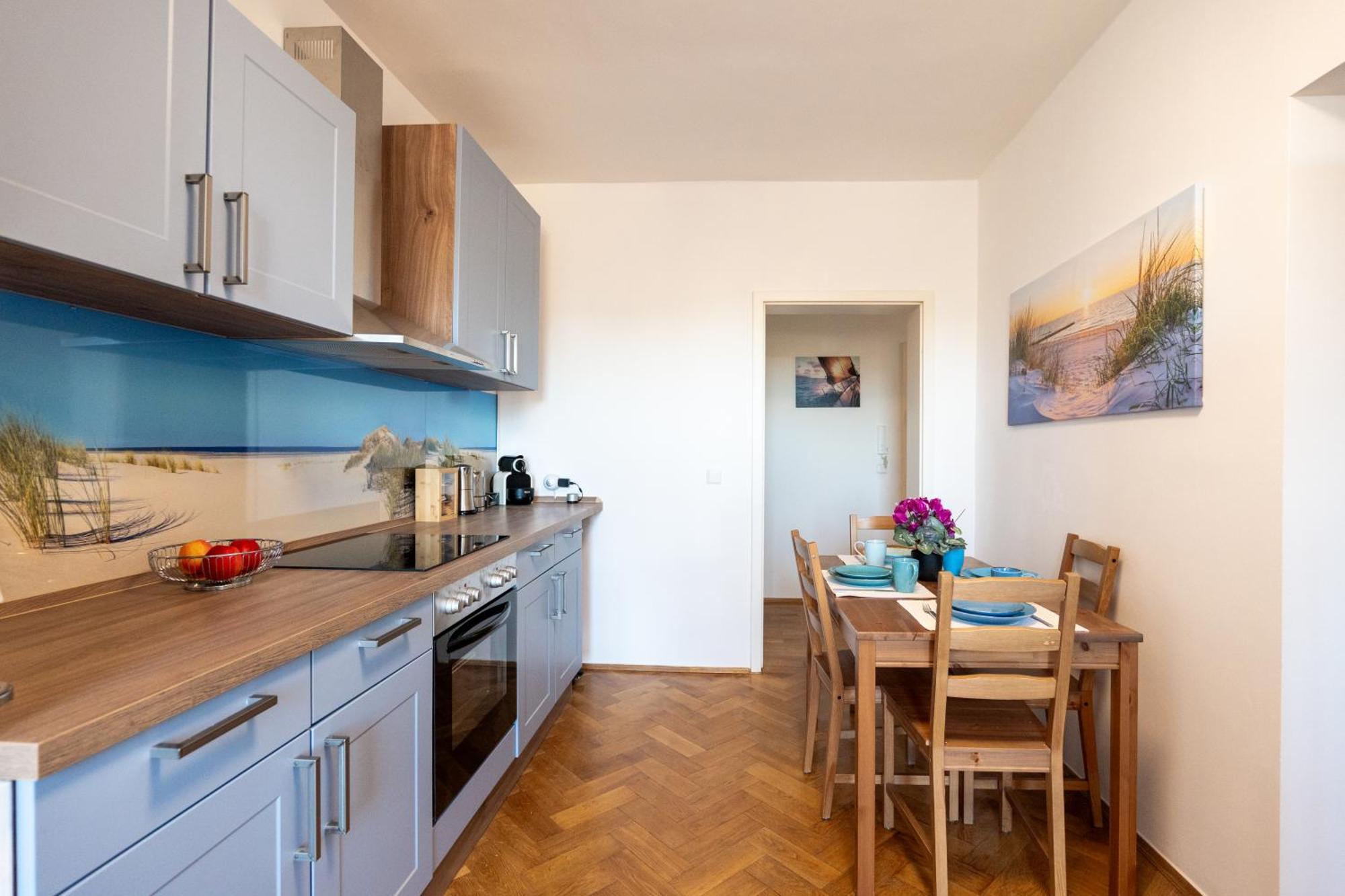 Doppelhaus- Villa Leipzig Schleussig , Moderner Altbau Apartment Dachetage Mit 2 Schlafzimmern Und Separatem Zusatzzimmer , Parkplatz - Balkon - Kamin - Eicheparkett - Arbeitsplatz Exterior foto